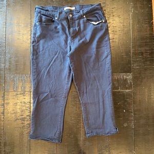 Levis Classic Capri 10